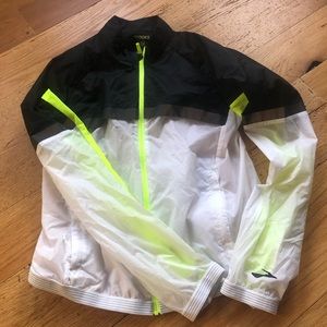 Brooks running jacket XS